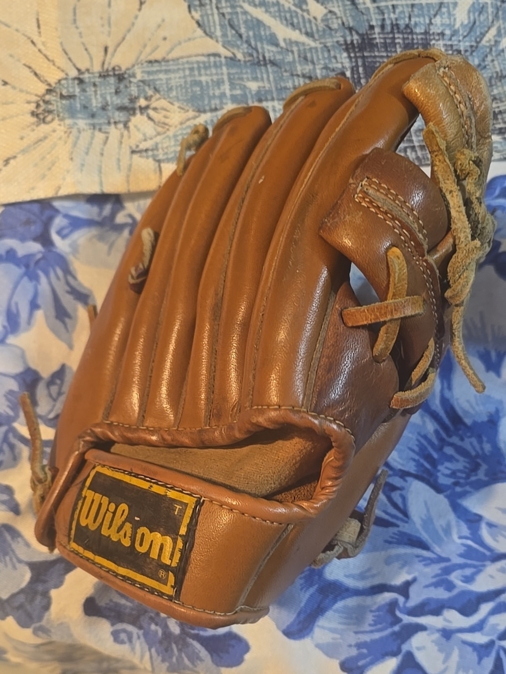 Vintage Youth Leather Wilson GEORGE BRETT Baseball Mitt